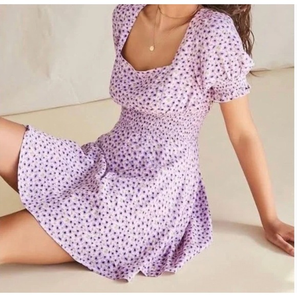 Forever 21 Dresses & Skirts - Forever 21 Floral Mini Dress Purple Puff Sleeve Smocked Waist Square Neck Size S